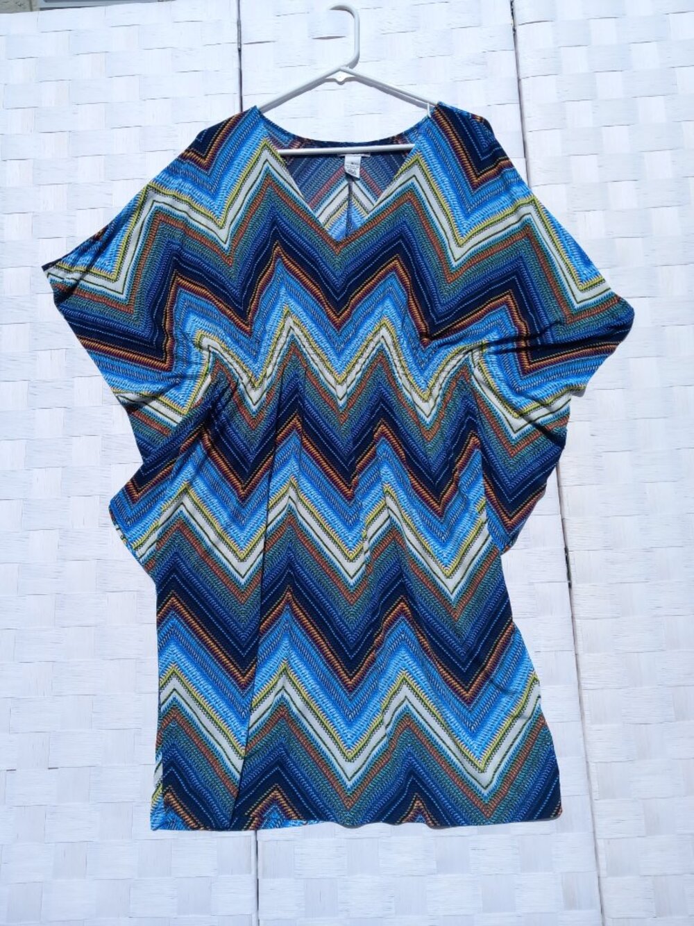 Robbie Bee Caftan Style Knee Length V Neck Dress